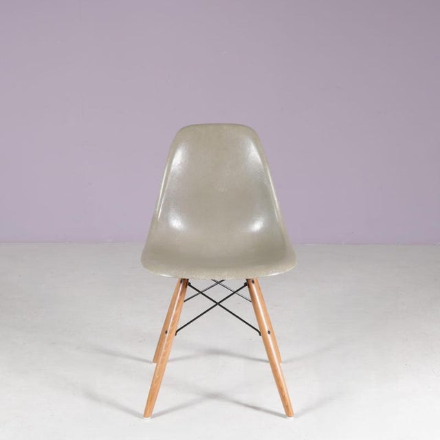 Herman Miller Dining Chairs in Sea Foam Green Fiberglass by Charles & Ray Eames for Herman Miller, USA, 1960s, Set of 4 For Sale - Image 4 of 14