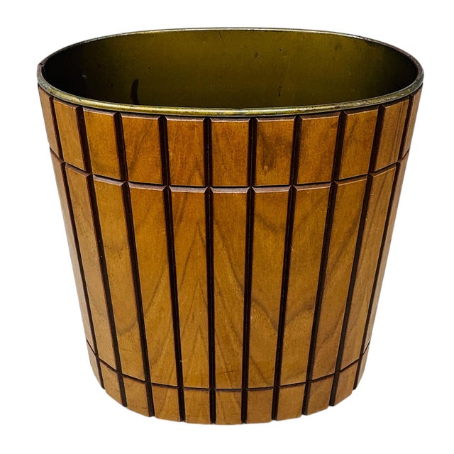 Experience 1960s Retro Chic with this Authentic Gruvwood Walnut Wastebasket! Add a touch of Mid-Century Modern...