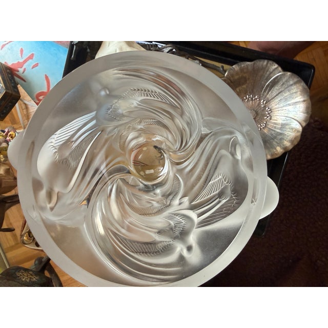 Transparent Lalique Martinets Vase 9.7” French Crystal Signed Circa 1980s *Excellent Condition For Sale - Image 8 of 10