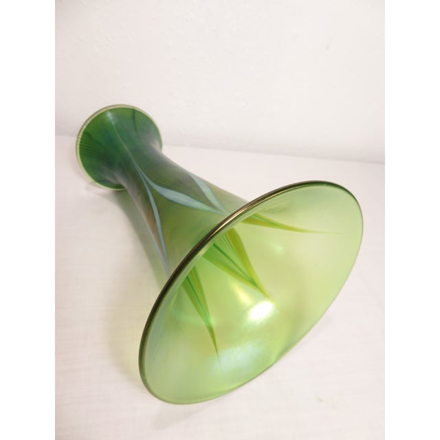 Signed Lundberg Studios Magnolia Pulled Feather Leaf Art Glass Vase Iridescent For Sale - Image 11 of 16