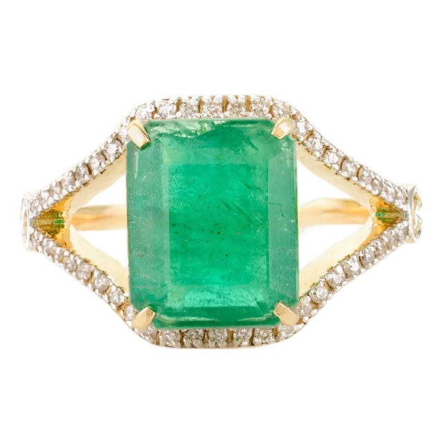 Statement Emerald Split Ring Size 7 in 14k Gold With Diamonds For Sale