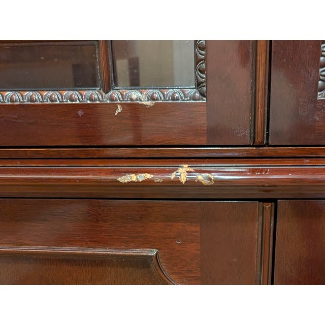 Brown Kindel Winterthur Collection Mahogany 2 Piece Display Curio Cabinet Breakfront For Sale - Image 8 of 8