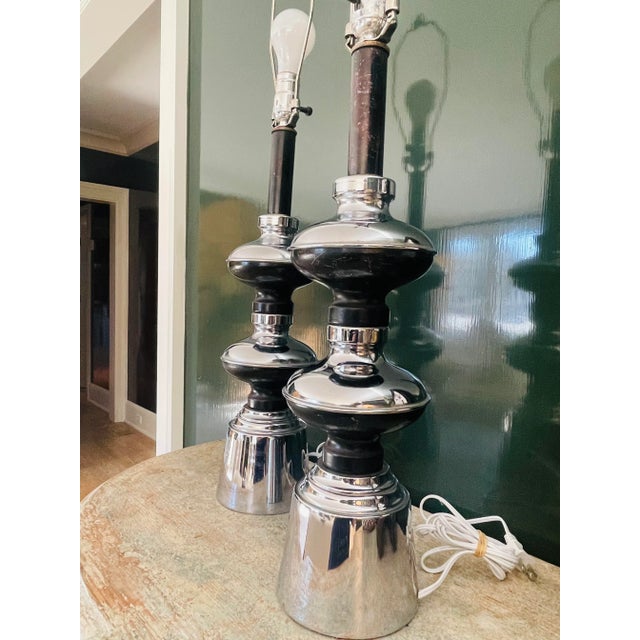 1960s Vintage Mid-Century Modern Chrome and Black Stacked Table Lamps - a Pair For Sale In New York - Image 6 of 9