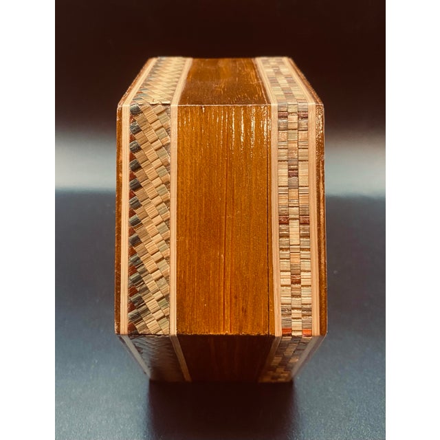 1990s Russian Straw Marquetry Hexagonal Keepsake Box With Rural Lands For Sale - Image 4 of 10
