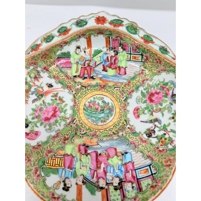 19th Century, Chinese Rose Medallion Porcelain Shrimp Dish - Finely Detailed For Sale - Image 9 of 9