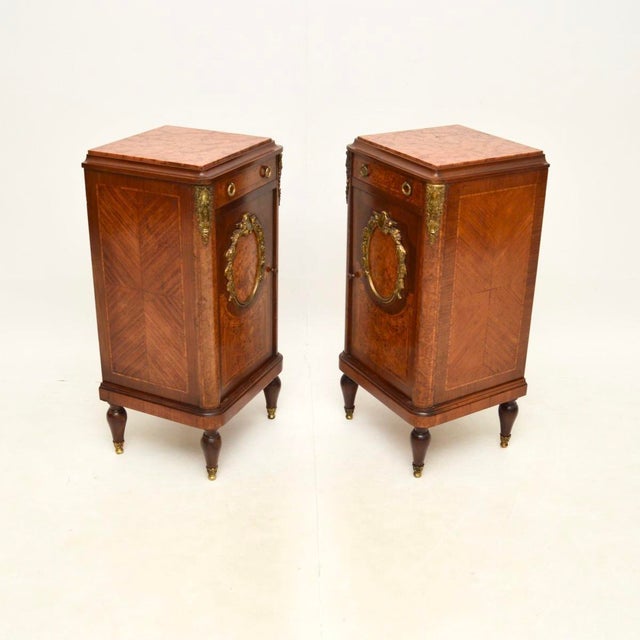 French Inlaid Walnut Bedside Tables with Marble Tops, 1870s, Set of 2 For Sale - Image 6 of 16