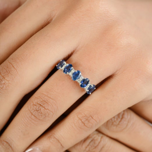 18k Gold Blue Sapphire Diamond Engagement Band Ring for Women Size 6.5 For Sale In New York - Image 6 of 12