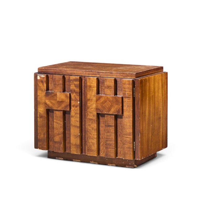Lane Staccato Brutalist Mid Century Walnut Nightstands - Pair For Sale - Image 9 of 11