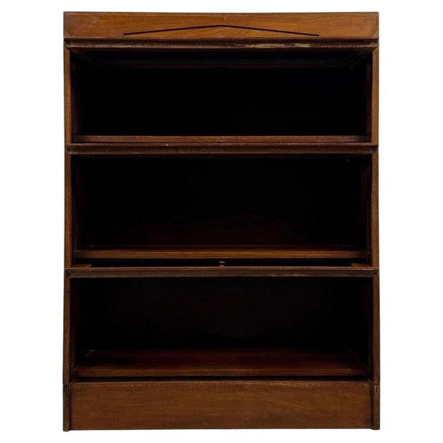 Antique Early 20th Century Mahogany Bookcase in the style of Globe-Wernicke For Sale - Image 4 of 11