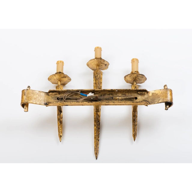 1950s Spanish Gilt Metal Gothic 3-Light Wall Sconce For Sale - Image 6 of 8