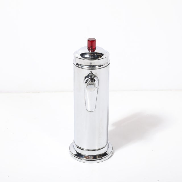 This stunning Art Deco cocktail shaker, crafted in America circa 1935, exemplifies the sleek and modern aesthetic of the...