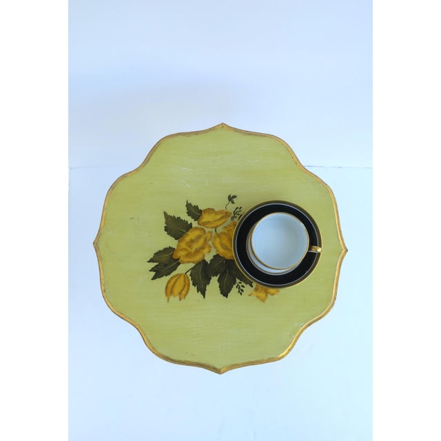 Gold Giltwood Scalloped Side Accent Table With Floral Top, Late 20th Century For Sale In New York - Image 6 of 15