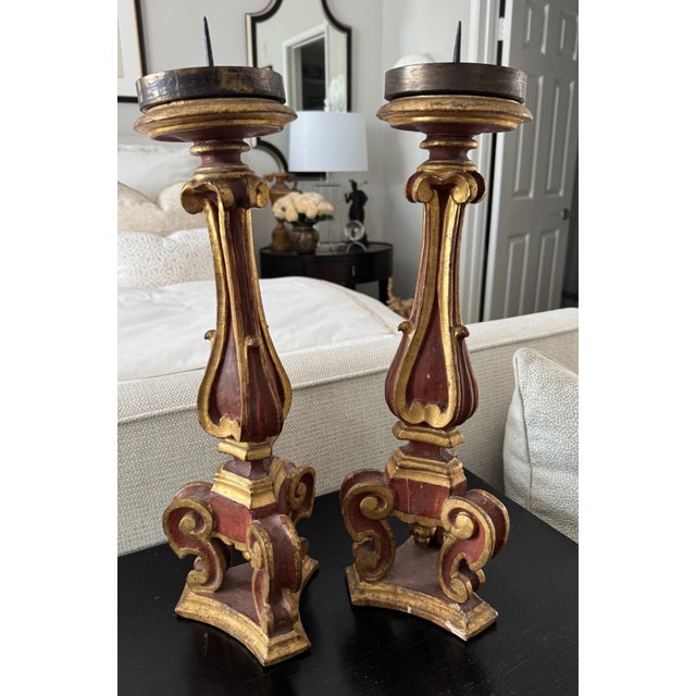 Early 20th Century Pair of Antique Italian Giltwood Candlesticks With Red Painted Finish For Sale - Image 5 of 10