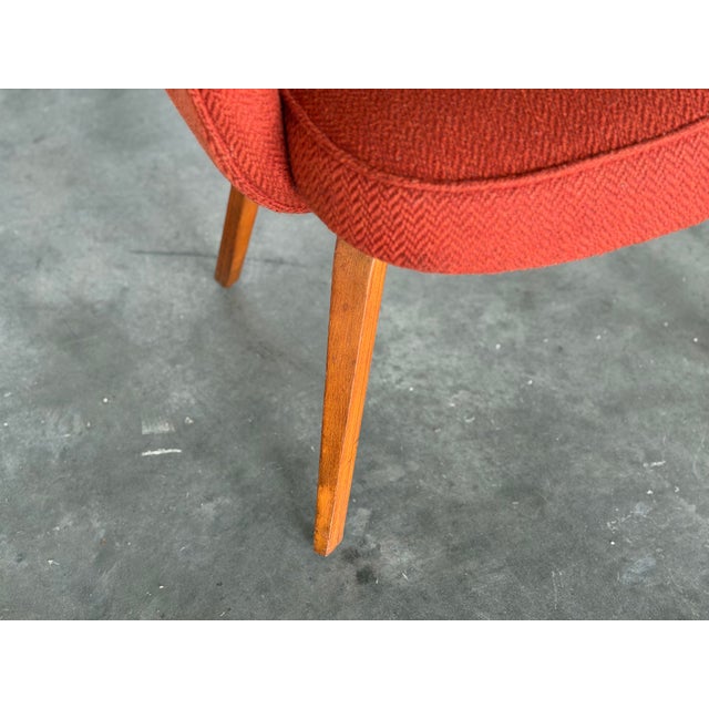 1950s Eero Saarinen for Knoll Executive Armchair With Wood Legs - All Original - Red For Sale In Atlanta - Image 6 of 8