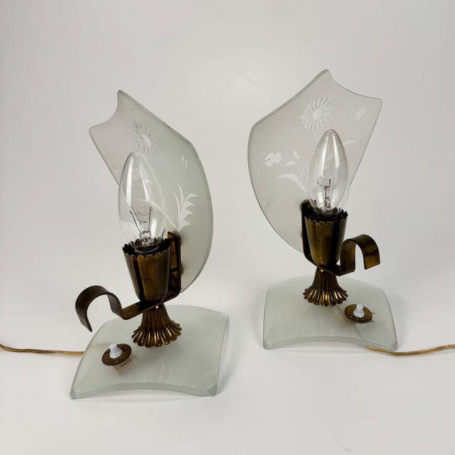 Small Italian Frosted Engraved Glass Bedside Lamps, 1940s, Set of 2 For Sale - Image 9 of 10
