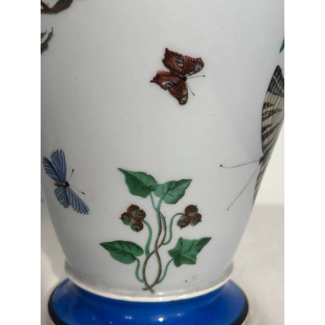 Paris Porcelain Vases with Naturalistic Decoration with Birds and Butterflies, 19th Century, Set of 2 For Sale - Image 11 of 17