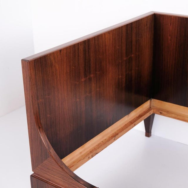 Bed crafted from rosewood and made in the 1960s. The bed is an example of danish furniture design from the period. —...