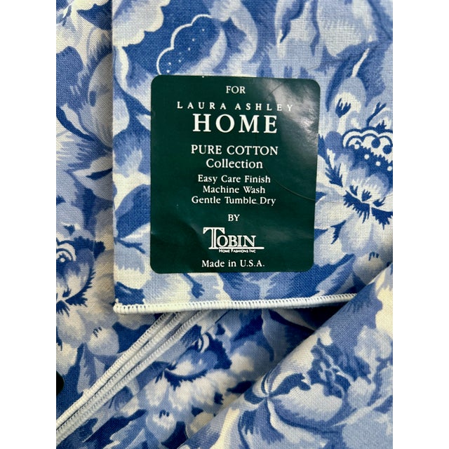 Late 20th Century Set of 4 Laura Ashley Home Blue & White Reversible Cotton Placemats & Napkins For Sale - Image 14 of 18