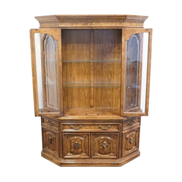 Late 20th Century Bernhardt Furniture Solid Walnut French Provincial 61" Lighted Display China Cabinet 636-100 / 636-606 For Sale - Image 5 of 15