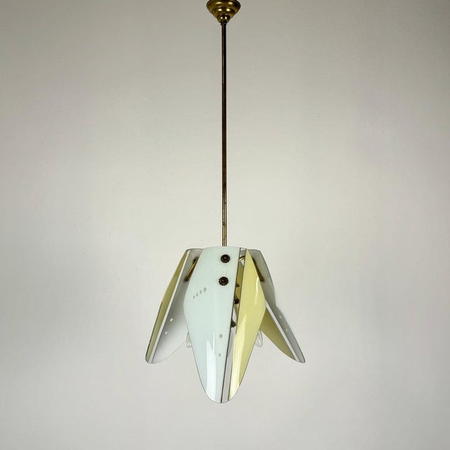 Mid-Century Italian Pendant Light in Brass and Glass, 1950s, in Very Good conditions. Designed 1950 to 1959 Up to 250V...