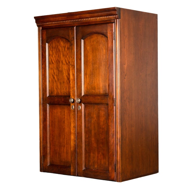 1990s Hekman Cherry Finish Corner Storage Cabinet / Bookcase | Model 5330-2446 | Open Shelving Sides + Enclosed Center | Excellent Condition For Sale - Image 6 of 18