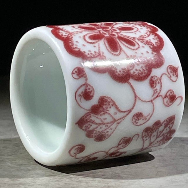 Late 20th Century Underglaze Red Porcelain Thumb Ring With Floral Motif For Sale - Image 5 of 9