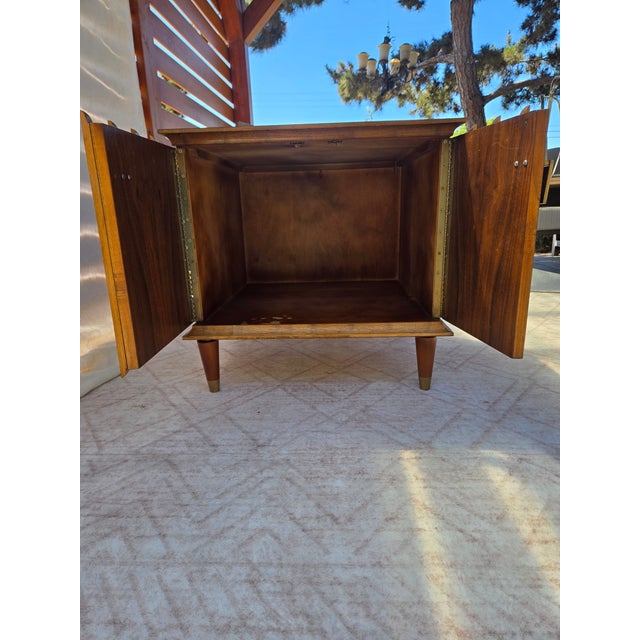 Brown Lane Mid-Century Modern Cabinet With Tapered Legs, Removable. Alta Vista, Virginia, Style 1131-92, Serial 2864250. For Sale - Image 8 of 10