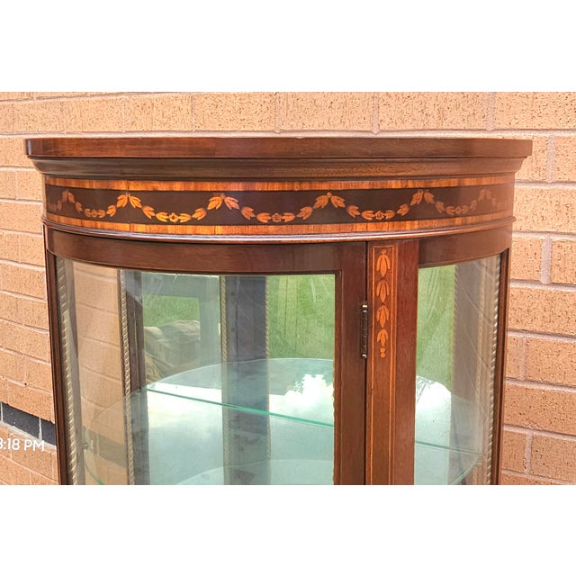 Early 20th Century Italian Louis XV Style Marquetry Inlaid Mahogany Vitrine Cabinet For Sale - Image 9 of 12