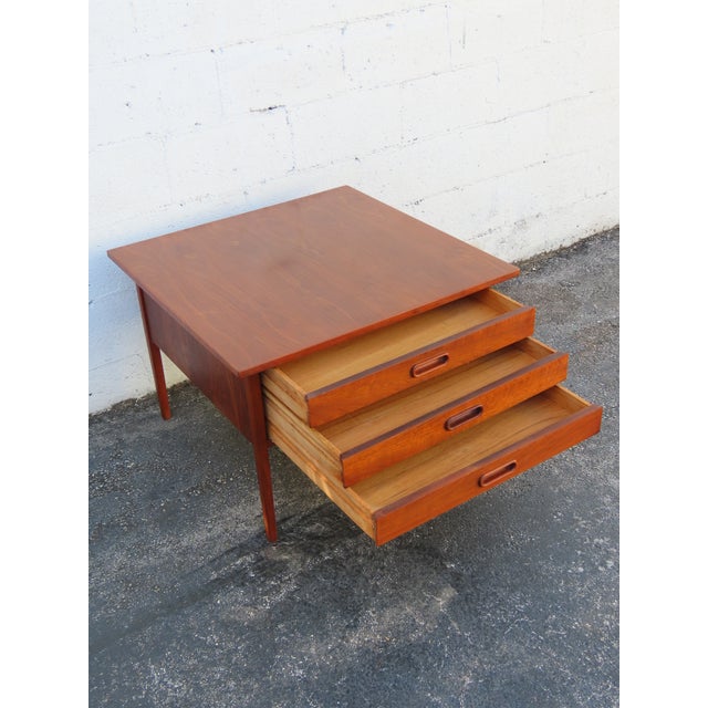 Wood Danish Modern Nightstand Side End Bedside Table 6377 For Sale - Image 7 of 18