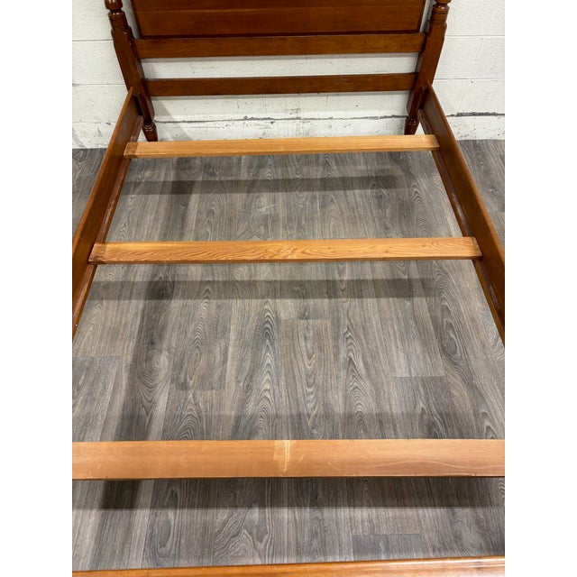 Vintage Full Size Traditional Colonial Style Low Poster Bed For Sale - Image 11 of 12