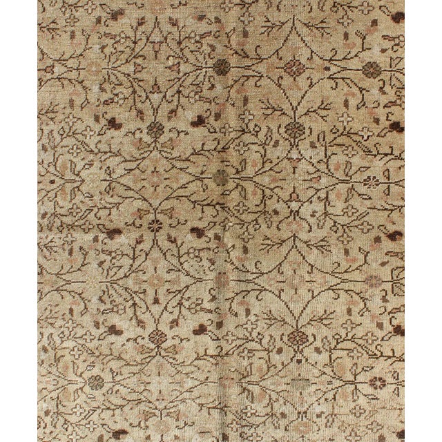 Vintage all-over floral design Turkish Oushak rug with free-flowing pattern, rug na-63970, country of origin / type:...