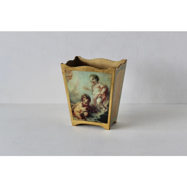 Late 20th Century Italian Florentine Gold Gilt Finish Decoupage Cherubs Wastebasket Vintage Mid-Century For Sale - Image 5 of 13