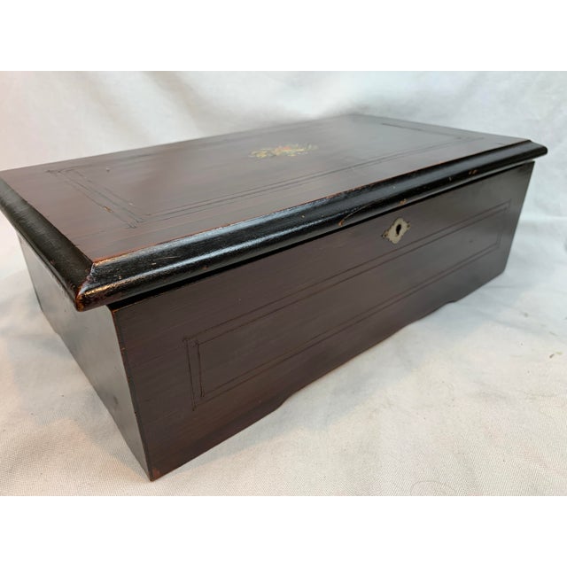 Swiss Music Box, Etouffoirs en Acier 6 Airs Late 1800's For Sale - Image 4 of 12