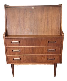 Example of Maurice Villency Desks