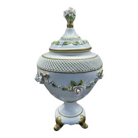 Example of Capodimonte Urns