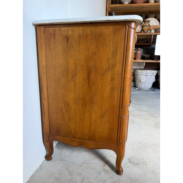 1960s Vintage French Provincial Louis XV Style Walnut & White Marble Top Three-Drawer Commode For Sale - Image 11 of 17