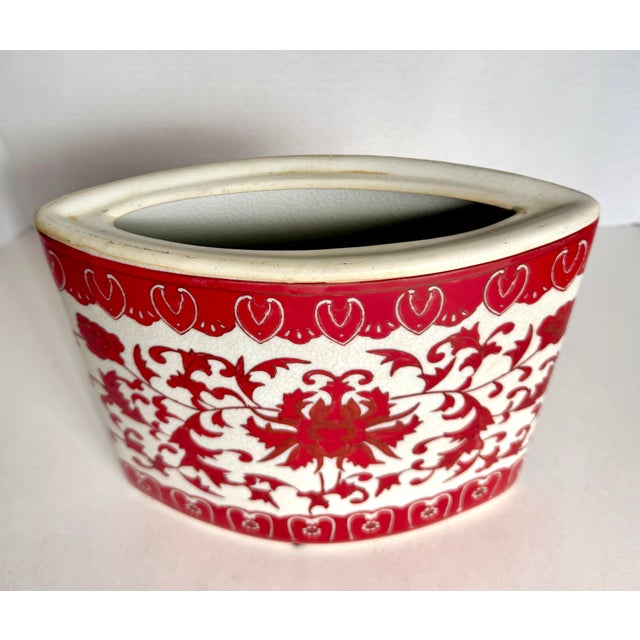 Chinoiserie Vintage Asian Porcelain Crackle Glaze Red & White Ikebana Style Vase Planter For Sale - Image 3 of 10