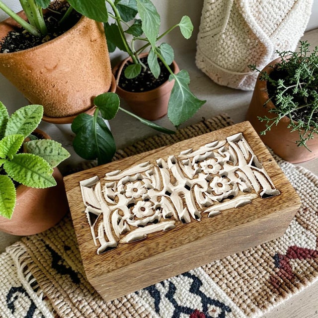 Discover the exquisite craftsmanship of our Vintage Wood Carved Floral Inlay Jewelry Trinket Box, meticulously hand-made...