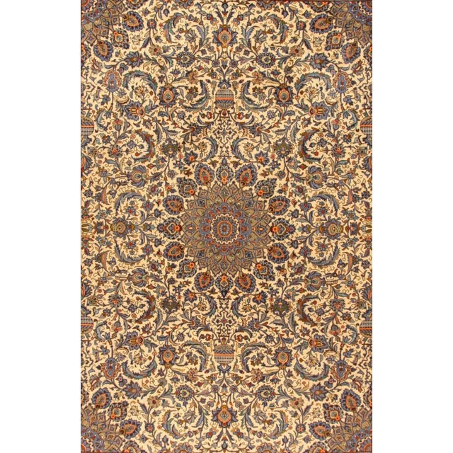 Middle Eastern Rug in Wool For Sale - Image 4 of 9