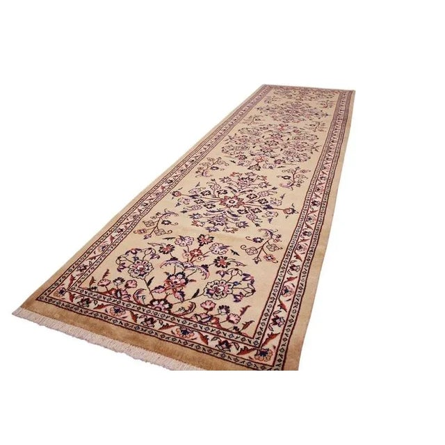 Middle Eastern Hand-Knotted Sarough Rug For Sale - Image 9 of 11