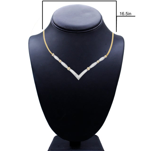Early 21st Century 14K Yellow and White Gold 3.00 Cttw Round and Princess Cut Diamond "V" Shape Statement Necklace (H-I Color, SI2-I1 Clarity) For Sale - Image 5 of 5