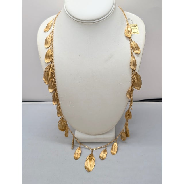 Napier Vintage 1982 Signed Napier Goldtone Feather Charm Necklace For Sale - Image 4 of 14
