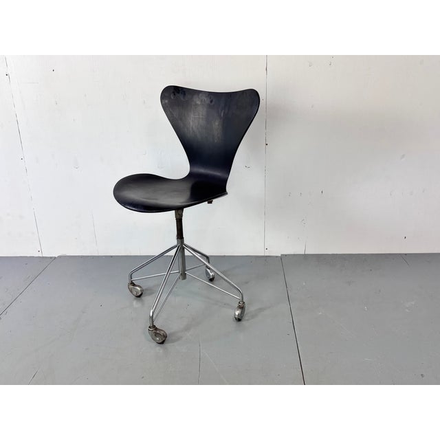 Vintage Early 3117 Swivel Desk Chair by Arne Jacobsen for Fritz Hansen, 1955 For Sale - Image 9 of 15