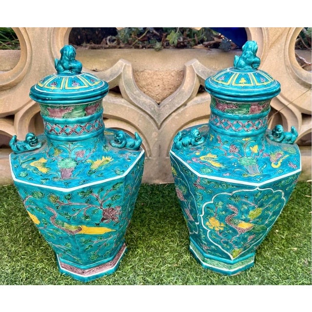 Rare Pair of Chinese Turquoise-Ground Fahua Ware Octagonal Lidded Vases, Ming For Sale - Image 15 of 18