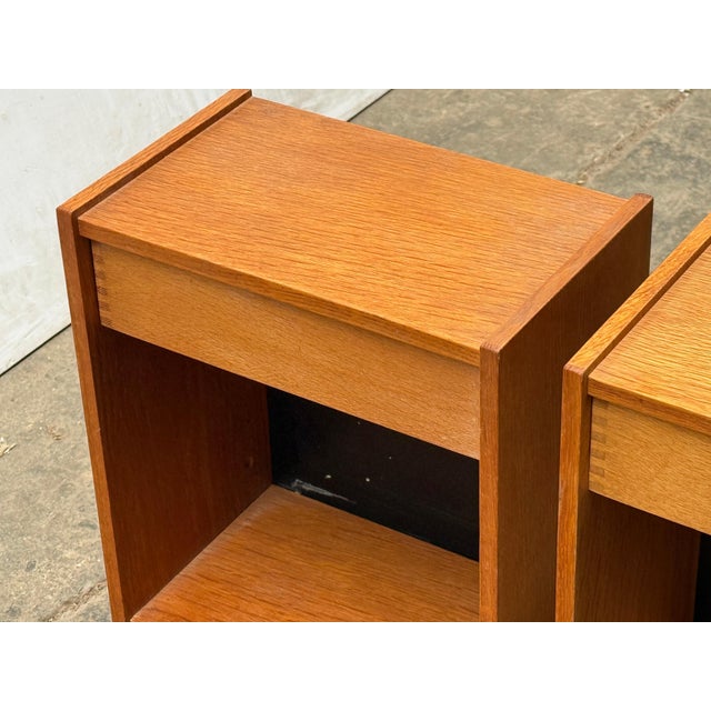 Danish Floating Bedside Tables in Oak, 1960s, Set of 2 For Sale - Image 12 of 16