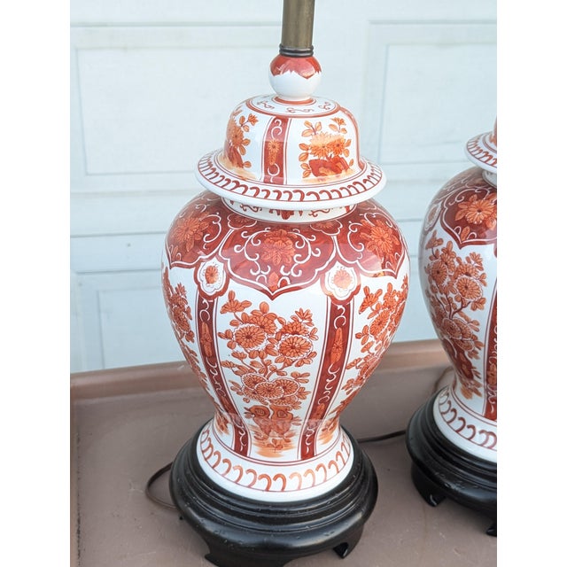 Asian Pair of Vintage Porcelain Ginger Jar Table Lamps Wood Base 1950s Red Orange For Sale - Image 3 of 6