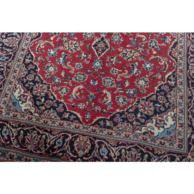 Textile Kashan Oriental Rug in Wool For Sale - Image 7 of 13