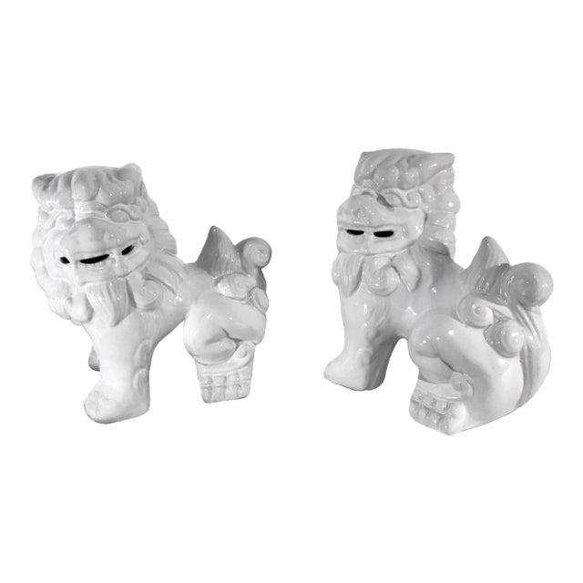 Vintage Late 20th Century High Gloss White Ceramic Foo Dogs - a Pair For Sale
