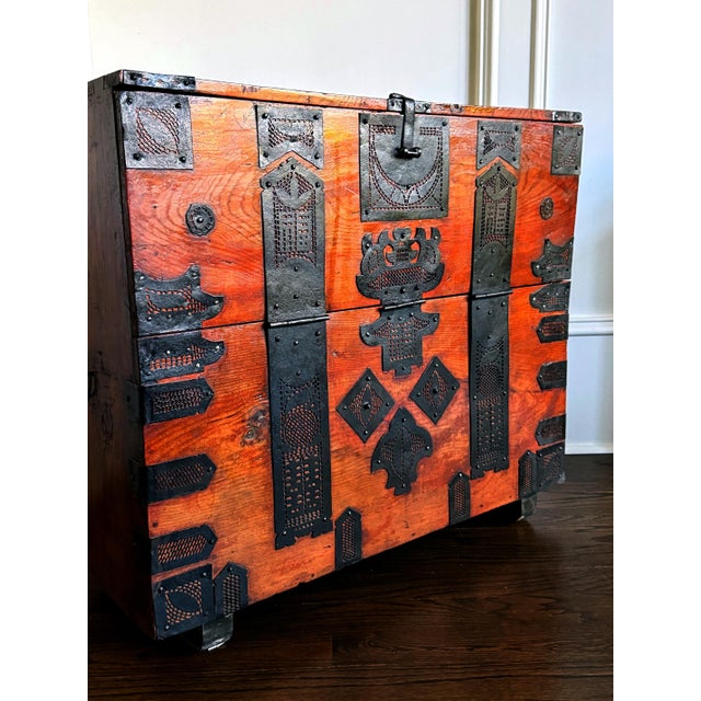Late 19th Century Antique Korean Pakch'on Wedding Bandaji Chest For Sale - Image 5 of 17