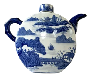 Large Vintage Porcelain Blue Willow Teapot